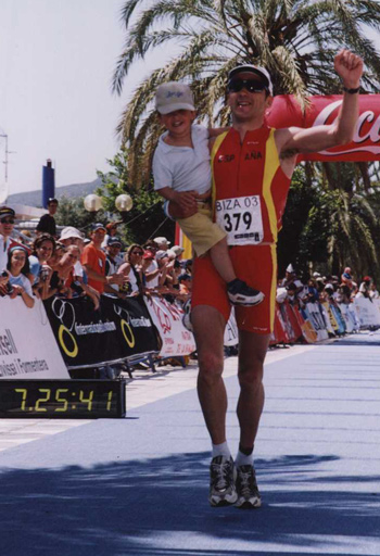 Mundial Ibiza 2003. Futuro campen y su padre.